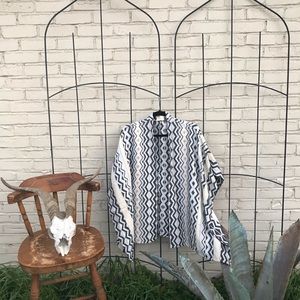 Short sleeve cardigan shawl